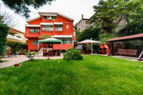 Friendly House